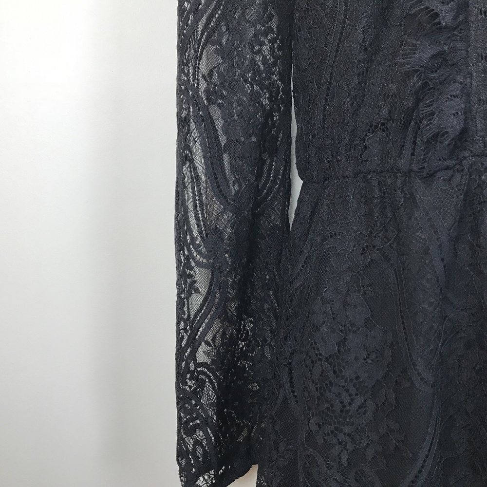 Wayf Misses Large Black Lace lined Dress stand up - Picture 3 of 8